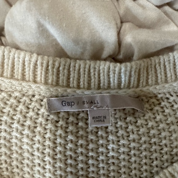 GAP Cream Crew Neck Sweater with Cable Knit Design - Picture 2 of 5